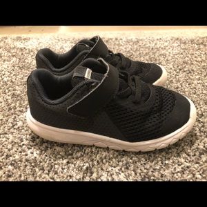 Toddler Nikes tennis shoes size 9